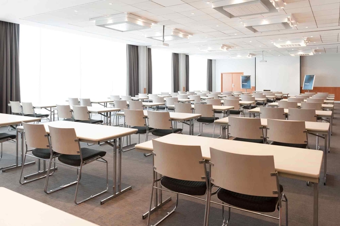 Imagen de los interiores del Hotel Novotel Leuven Centrum. Foto 12