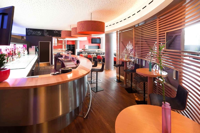 Imagen del bar/restaurante del Hotel Novotel Leuven Centrum. Foto 5