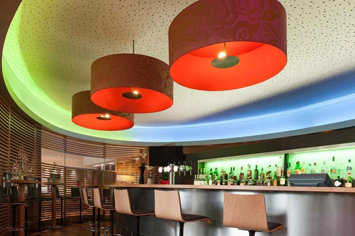 Imagen del bar/restaurante del Hotel Novotel Leuven Centrum. Foto 6