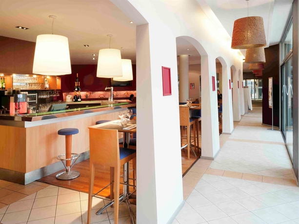 Imagen del bar/restaurante del Hotel Novotel Lille Centre Gares. Foto 9