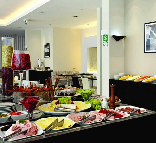 Imagen del bar/restaurante del Hotel Novotel Lima San Isidro. Foto 7