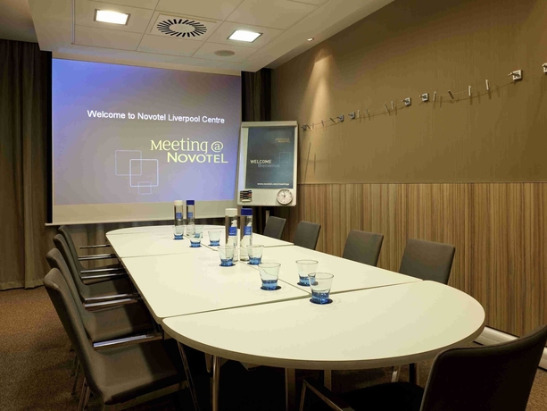 Imagen de los interiores del Hotel Novotel Liverpool Centre. Foto 16