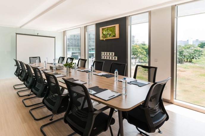 Imagen de los interiores del Hotel Novotel Living Saigon South. Foto 14