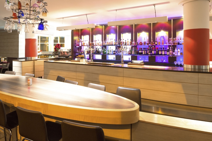 Imagen del bar/restaurante del Hotel Novotel London Bridge. Foto 5