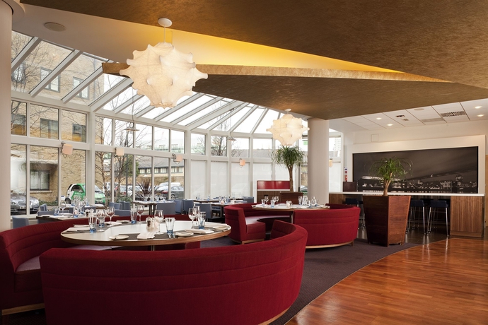 Imagen del bar/restaurante del Hotel Novotel London Bridge. Foto 6