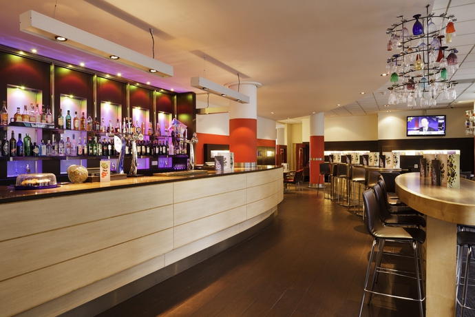 Imagen del bar/restaurante del Hotel Novotel London Bridge. Foto 8