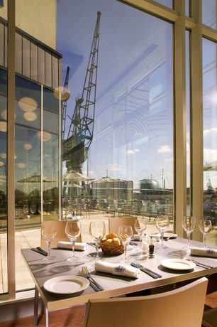 Imagen del bar/restaurante del Hotel Novotel London Excel. Foto 5