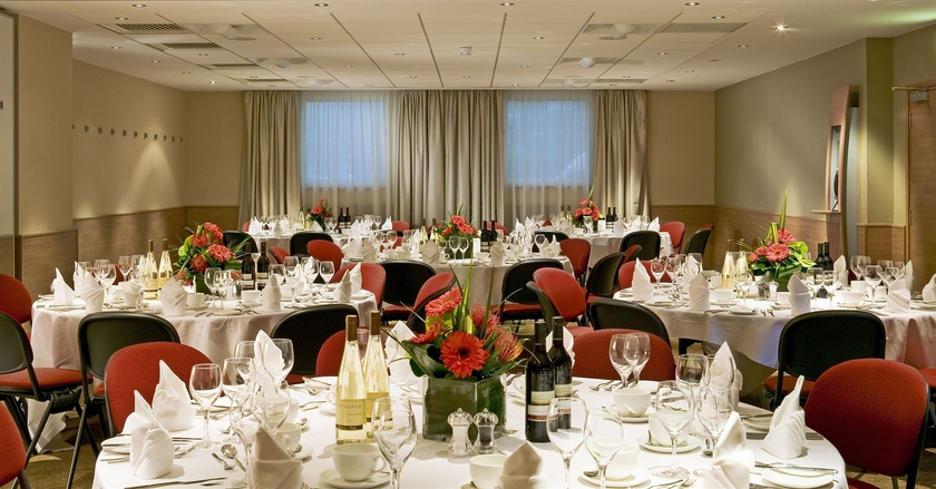 Imagen del bar/restaurante del Hotel Novotel London Greenwich. Foto 6