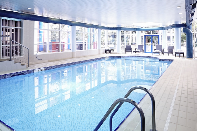 Imagen de la piscina del Hotel Novotel London Heathrow Airport - M4 Jct 4 Hotel. Foto 16