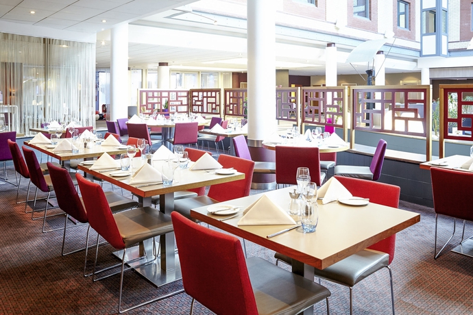 Imagen del bar/restaurante del Hotel Novotel London Heathrow Airport - M4 Jct 4 Hotel. Foto 6