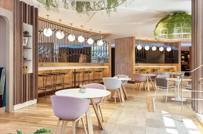 Imagen del bar/restaurante del Hotel Novotel London Heathrow Airport T1 T2 and T3. Foto 4