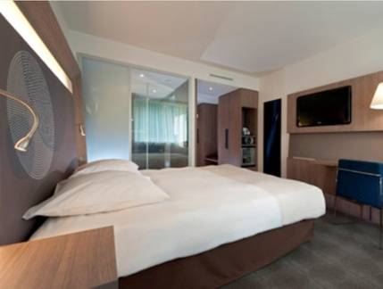 Imagen de la habitación del Hotel Novotel London Heathrow Airport T1 T2 and T3. Foto 8