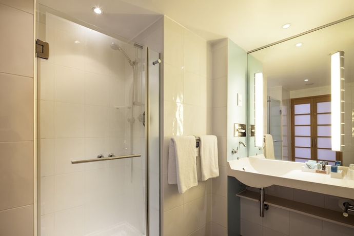 Imagen de la habitación del Hotel Novotel London Wembley. Foto 17