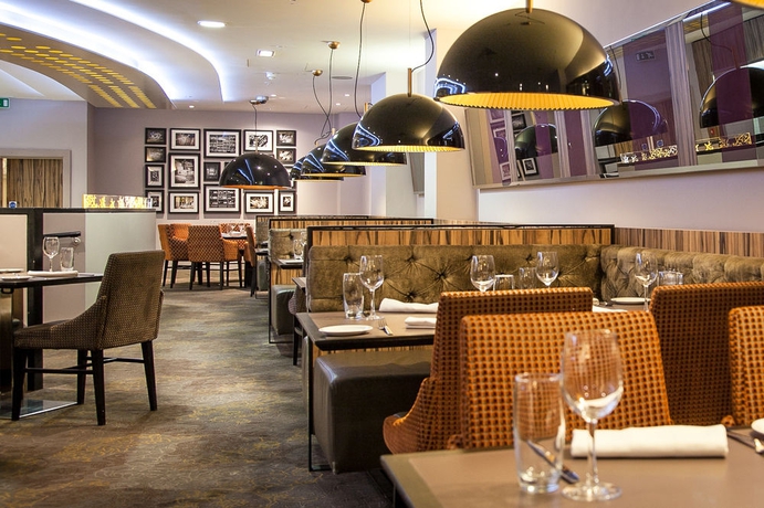 Imagen del bar/restaurante del Hotel Novotel London West. Foto 3