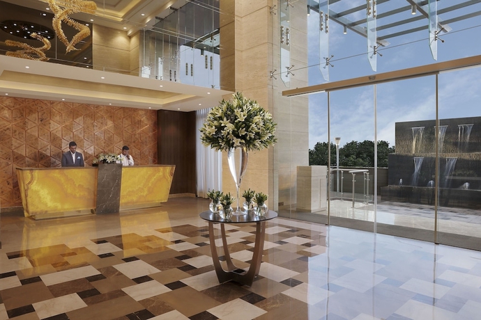 Imagen de los interiores del Hotel Novotel Lucknow Gomti Nagar. Foto 16