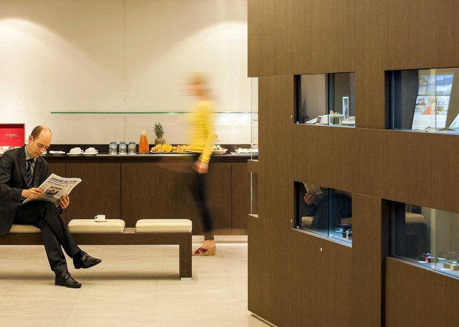 Imagen de los interiores del Hotel Novotel Lugano Paradiso. Foto 14