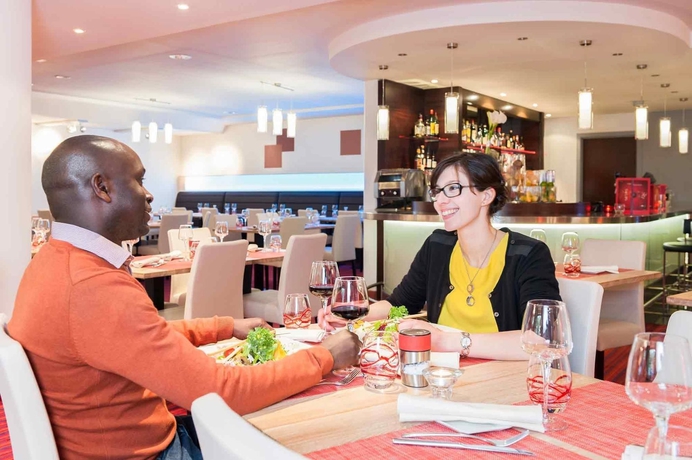 Imagen del bar/restaurante del Hotel Novotel Luxembourg Centre. Foto 6