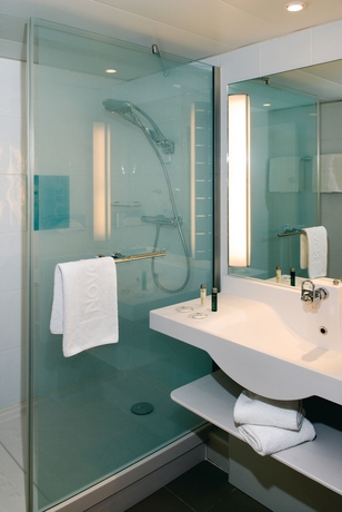 Imagen de la habitación del Hotel Novotel Lyon Bron Eurexpo. Foto 7