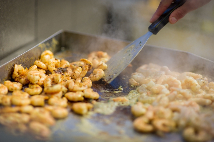 Imagen del bar/restaurante del Hotel Novotel Lyon Bron Eurexpo. Foto 5