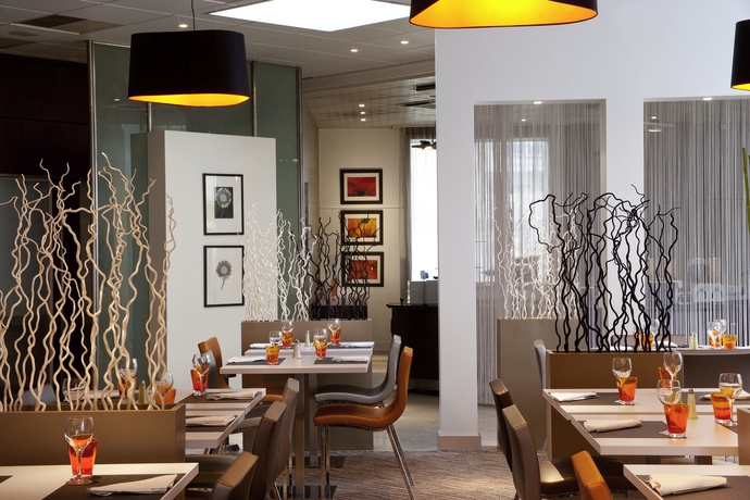 Imagen del bar/restaurante del Hotel Novotel Lyon Gerland Musée Des Confluences. Foto 4