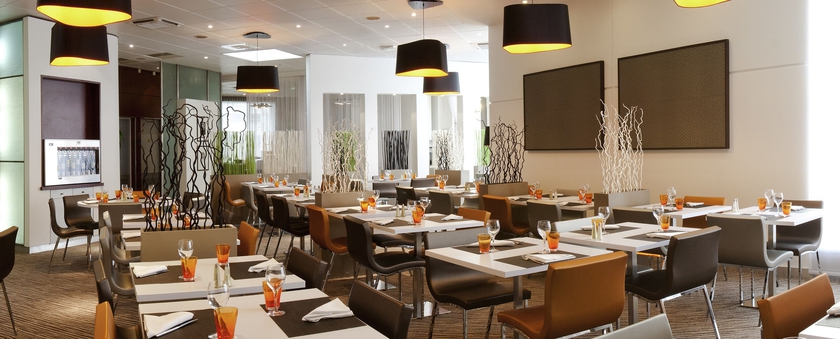 Imagen del bar/restaurante del Hotel Novotel Lyon Gerland Musée Des Confluences. Foto 5