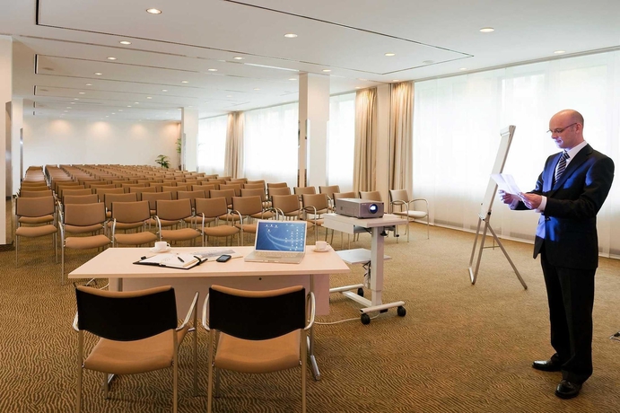 Imagen de los interiores del Hotel Novotel Mainz. Foto 13