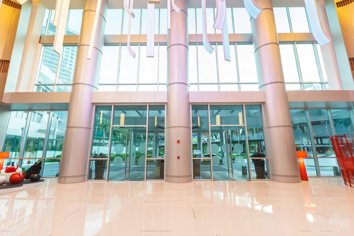 Imagen de los interiores del Hotel Novotel Manila Araneta City. Foto 14