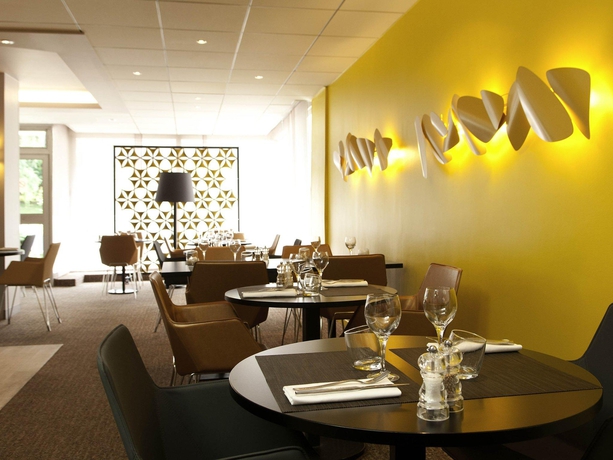 Imagen del bar/restaurante del Hotel Novotel Massy Palaiseau. Foto 12