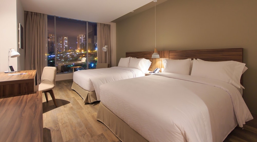 Imagen de la habitación del Hotel Novotel Medell&iacute;n El Tesoro. Foto 4