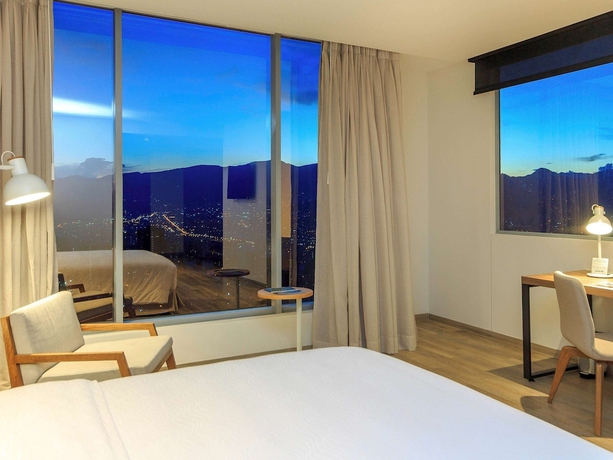 Imagen de la habitación del Hotel Novotel Medell&iacute;n El Tesoro. Foto 7