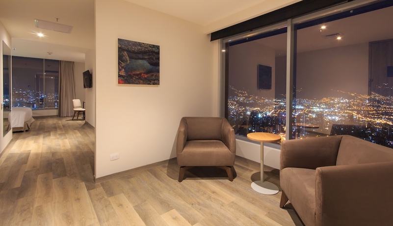 Imagen de la habitación del Hotel Novotel Medell&iacute;n El Tesoro. Foto 8