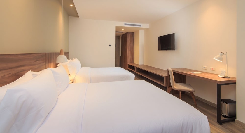 Imagen de la habitación del Hotel Novotel Medell&iacute;n El Tesoro. Foto 9