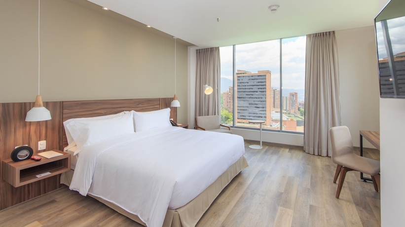Imagen de la habitación del Hotel Novotel Medell&iacute;n El Tesoro. Foto 10
