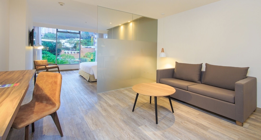 Imagen de la habitación del Hotel Novotel Medell&iacute;n El Tesoro. Foto 13