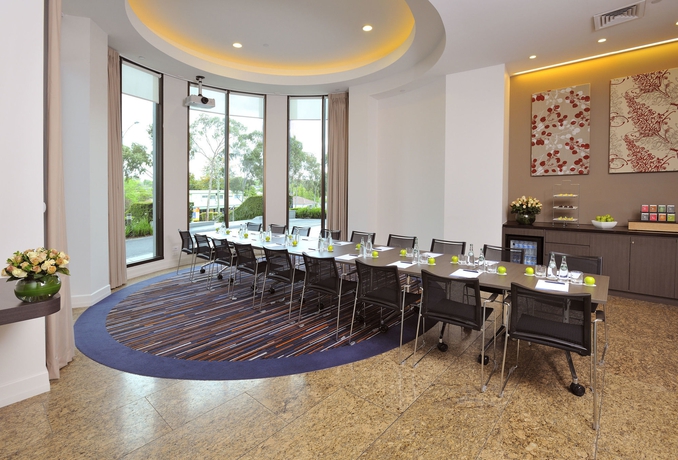 Imagen de los interiores del Hotel Novotel Melbourne Glen Waverley. Foto 6