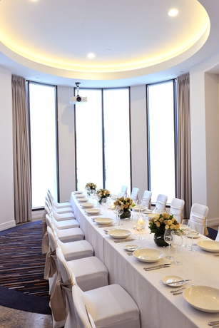 Imagen de los interiores del Hotel Novotel Melbourne Glen Waverley. Foto 14