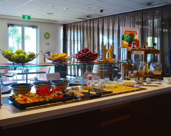 Imagen del bar/restaurante del Hotel Novotel Melbourne St Kilda. Foto 2