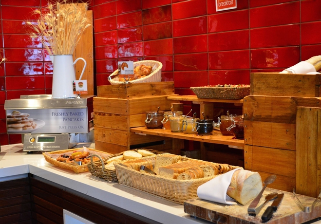 Imagen del bar/restaurante del Hotel Novotel Melbourne St Kilda. Foto 3