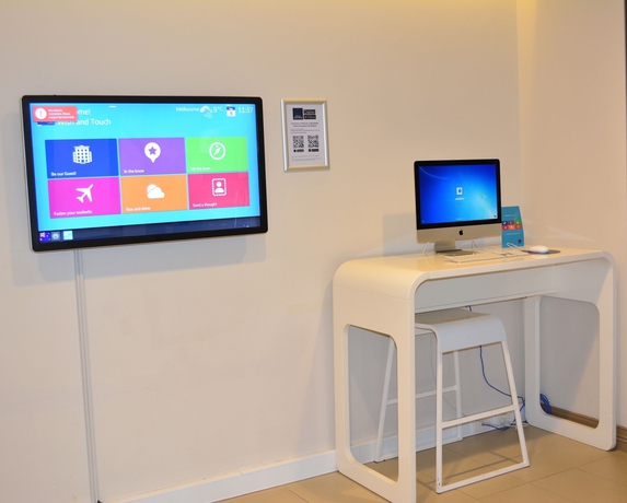 Imagen de los interiores del Hotel Novotel Melbourne St Kilda. Foto 16