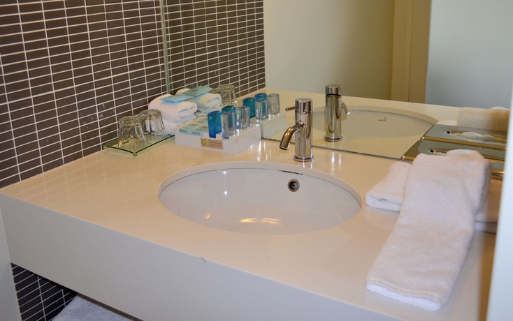 Imagen de la habitación del Hotel Novotel Melbourne St Kilda. Foto 14