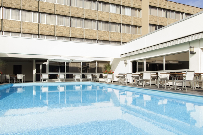 Imagen de la piscina del Hotel Novotel Metz Centre. Foto 16