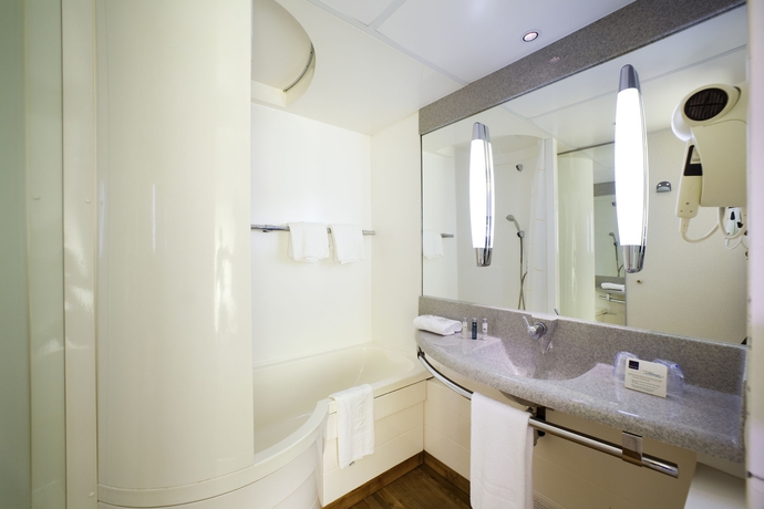 Imagen de la habitación del Hotel Novotel Metz Centre. Foto 10