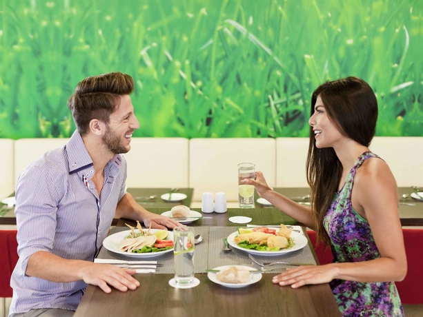 Imagen del bar/restaurante del Hotel Novotel Mexico City Santa Fe. Foto 5