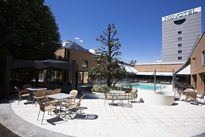 Imagen de la piscina del Hotel Novotel Milano Linate Airport. Foto 16