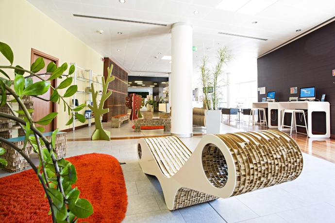 Imagen de los interiores del Hotel Novotel Milano Malpensa Aeroporto. Foto 12