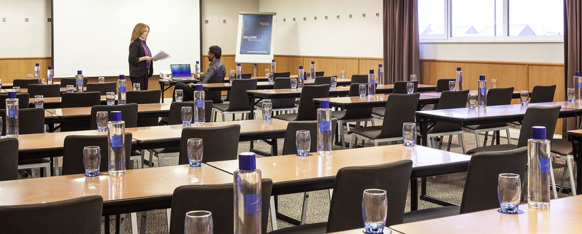 Imagen de los interiores del Hotel Novotel Milton Keynes. Foto 10