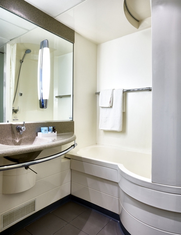 Imagen de la habitación del Hotel Novotel Milton Keynes. Foto 6