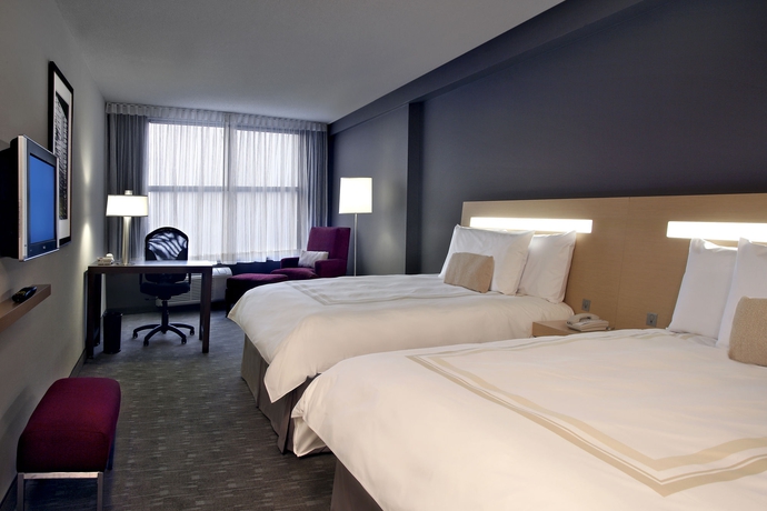 Imagen de la habitación del Hotel Novotel Montreal Aeroport. Foto 4