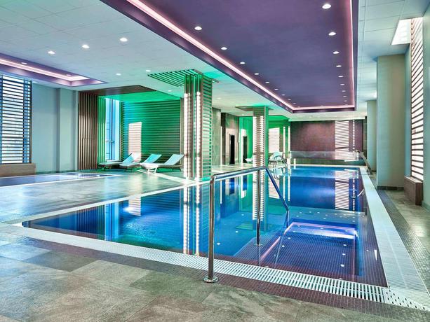 Imagen de la piscina del Hotel Novotel Moscow Kievskaya. Foto 11