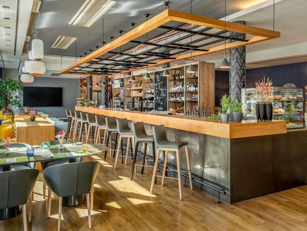 Imagen del bar/restaurante del Hotel Novotel Muenchen City. Foto 3